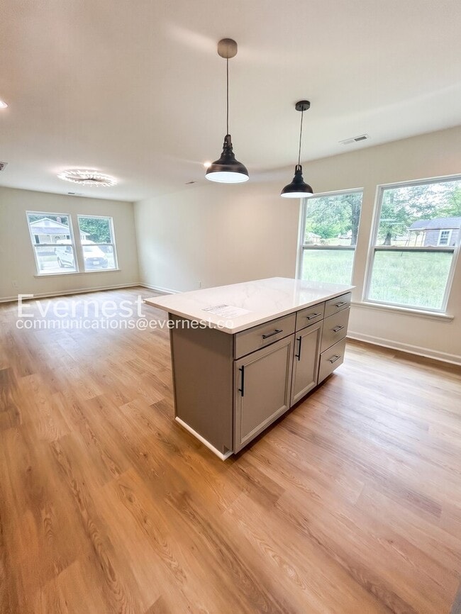 Photo - 411 E Torbush St