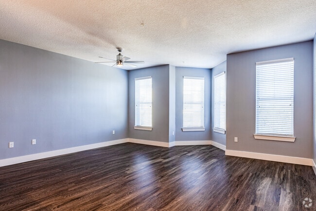 2 BR, 2 BA - 1,154SF