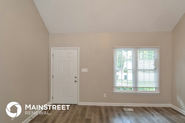 Photo - 4700 Thurmount Pl