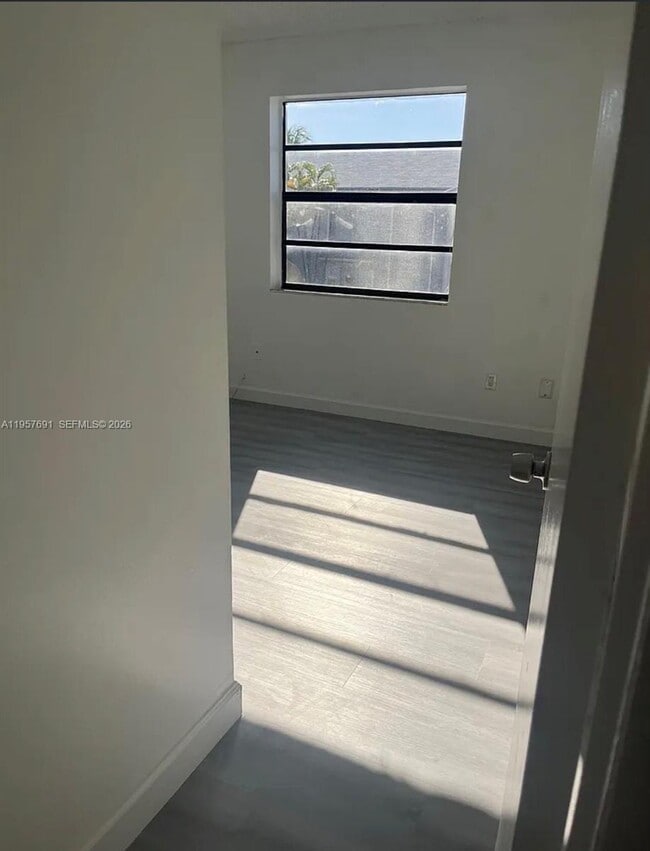 Photo - 975 N Franklin Ave Unidad 975E