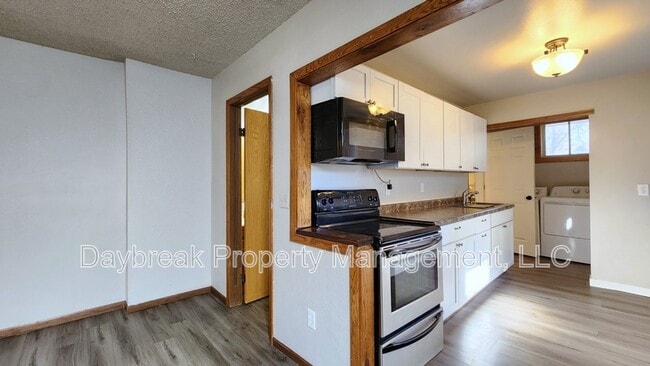 Photo - 1005 12th St N