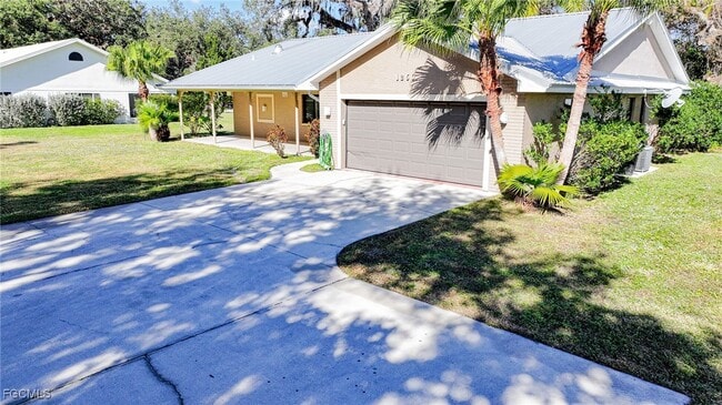 Photo - 1250 Riverbend Dr