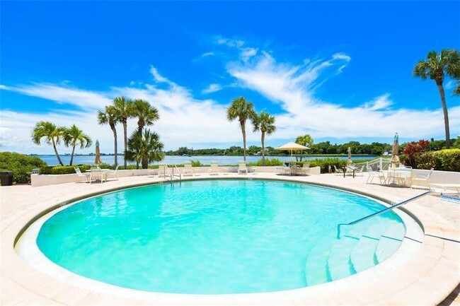 Heated pool bayside, water view - 1642 Stickney Point Rd Condominio Unidad 101