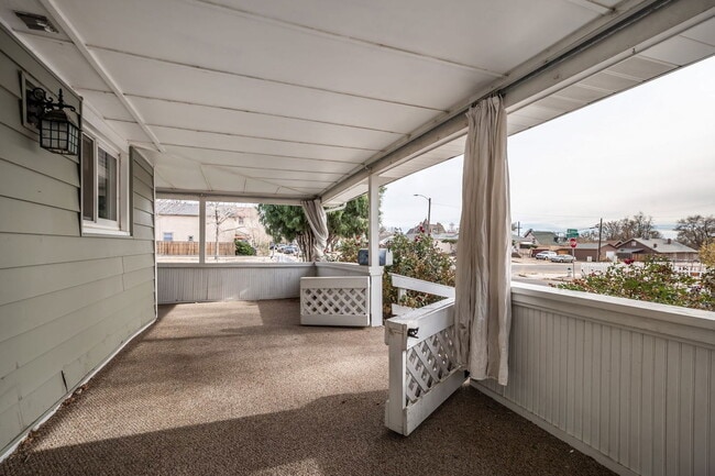 Photo - 903 W 15th St