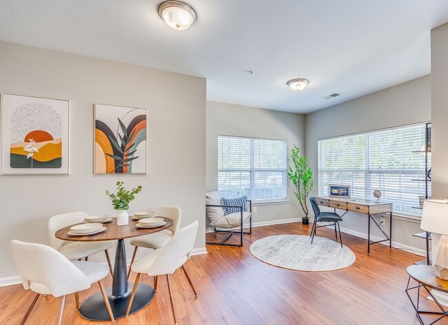 Photo - The Retreat at Spring Creek Apartments