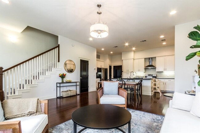 Photo - 2520 Bluebonnet Ln Unit 8