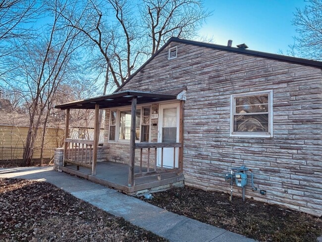 Building Photo - 3911 Kansas Ave
