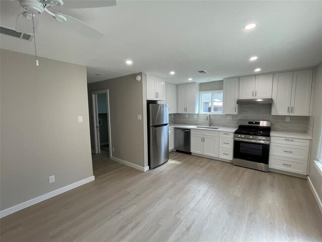 Photo - 5404 Lishill Cove