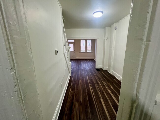 Photo - 462 S Christian St