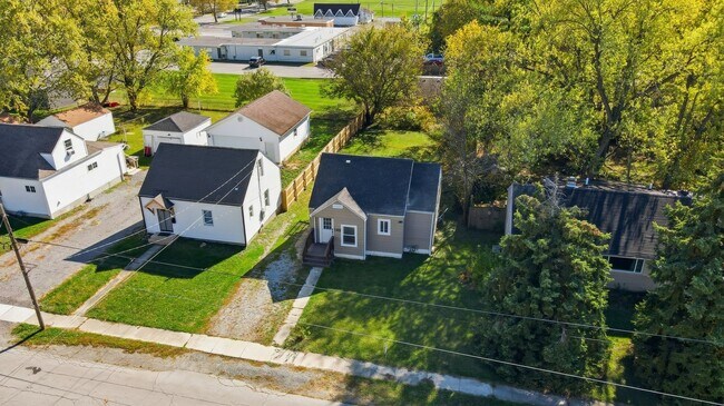 149 W Lane Ave