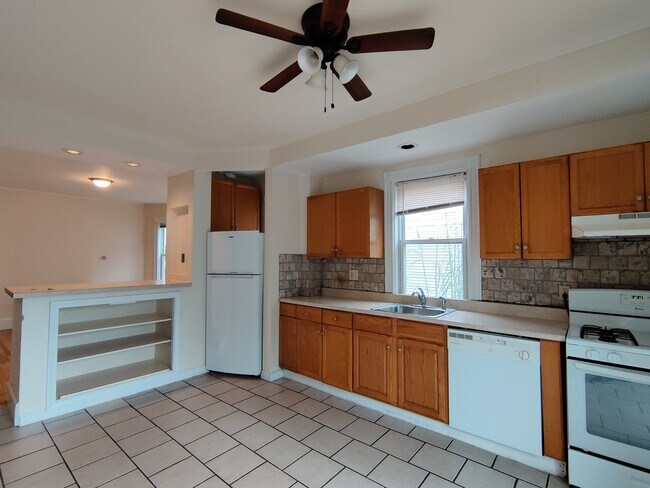 Photo - 11 Holton St Unit 1