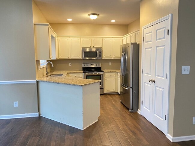 Photo - Beautiful Open Floor Plan. 3bed 2bath One...