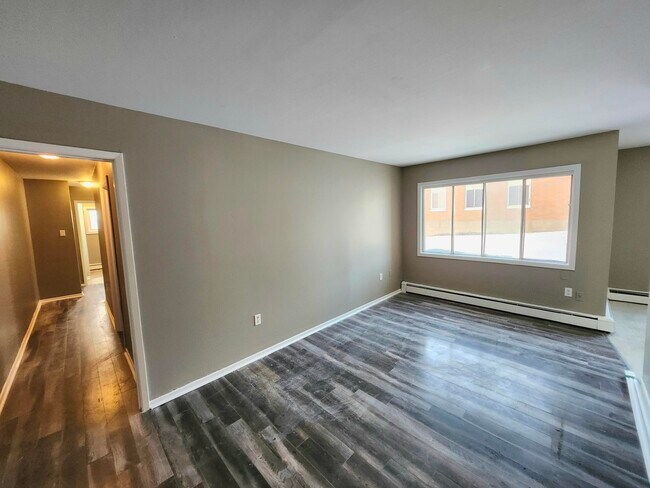 Photo - 2 Reading Crescent Unit 5