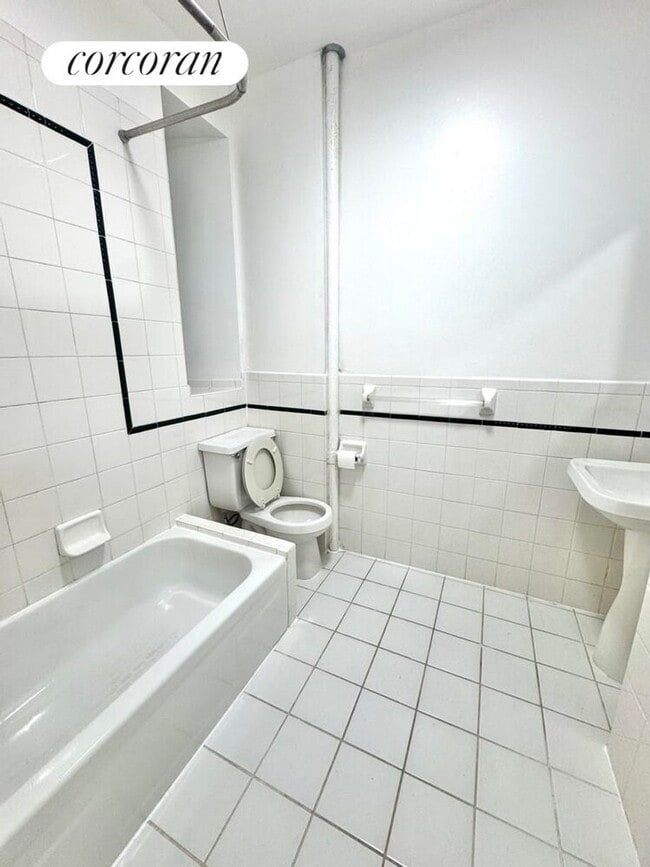 Photo - 509 E 81st St