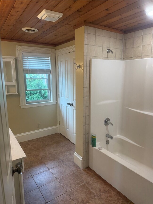 Photo - 507 W Water St