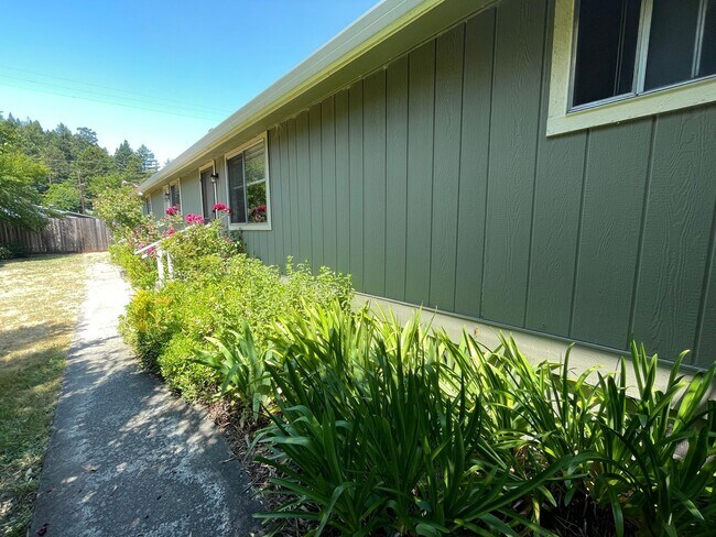 Photo - 042-02 Unit B