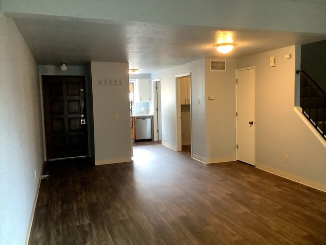 Photo - 2-Bedroom 1 1/2 bathroom townhouse in Springfield