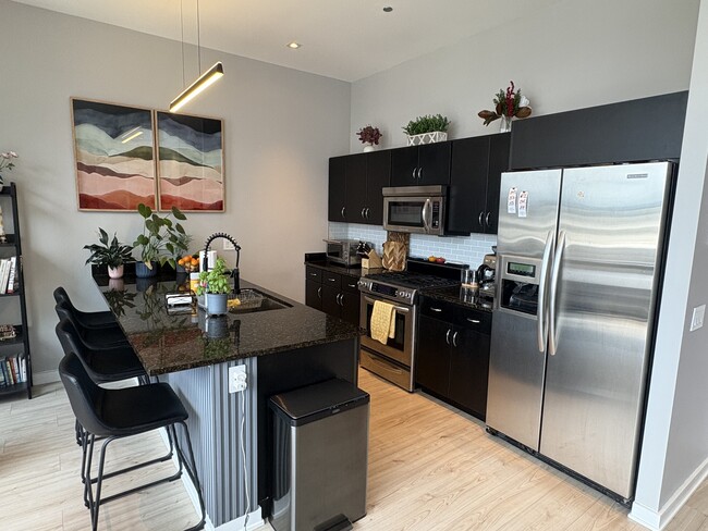 Photo - 860 W Blackhawk St Unit 860 W. Blackhawk St. 601
