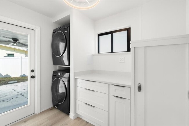 Photo - 455 SW 14th Ct