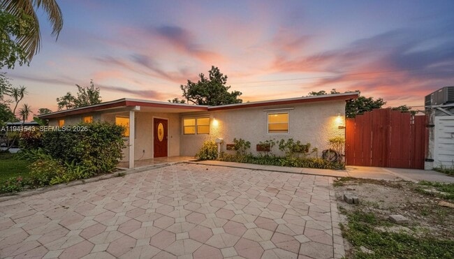 Building Photo - 801 N 70th Ave