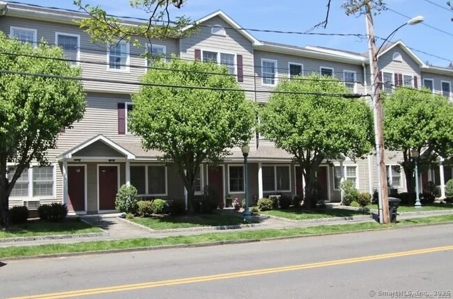 Building Photo - 28 3rd St Unit 44