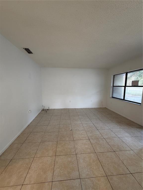 Photo - 6820 NE 7th St