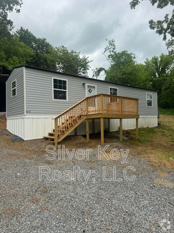 Building Photo - 1004 S Jackson St Rental