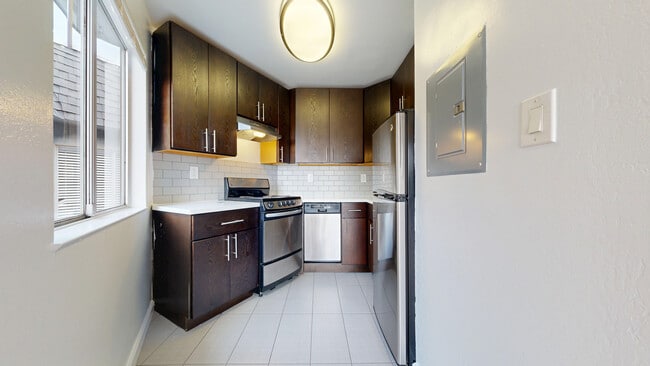 Building Photo - 759 Green St Unit 3A