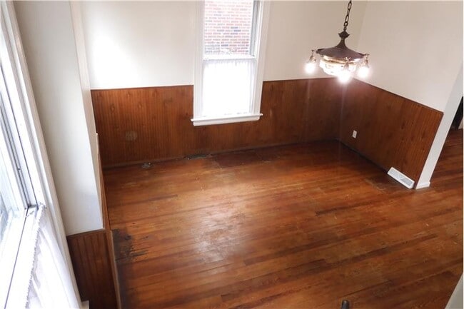 Photo - 203 Boone St