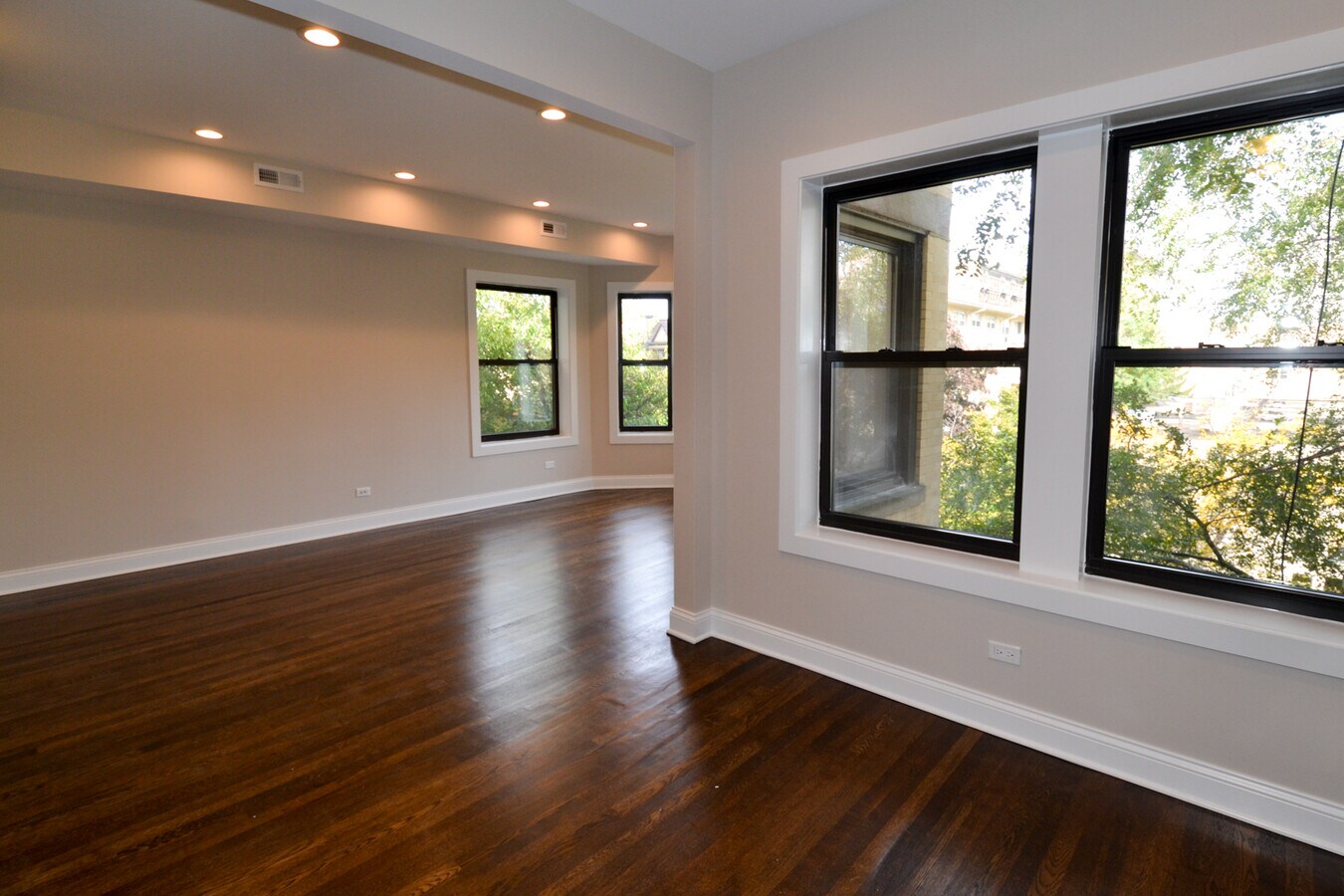 Photo - 1452 W Winnemac Ave Unit 1