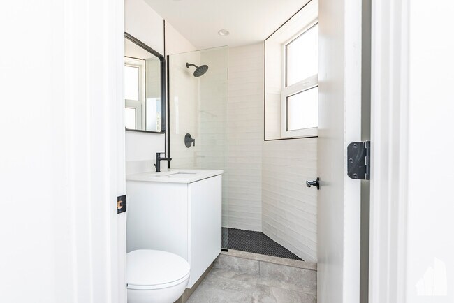 Photo - 914 W Carmen Ave