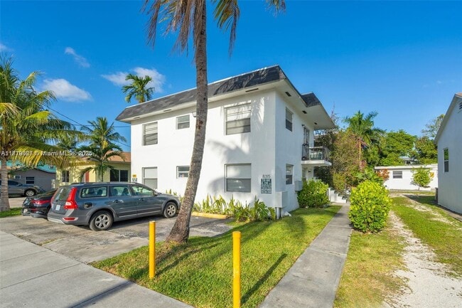 Photo - 8315 NE Miami Ct Apartment Unit 7