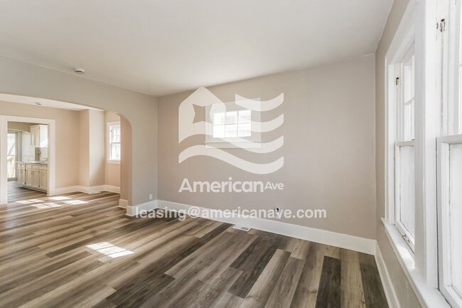 Photo - 1930 Loxley Rd