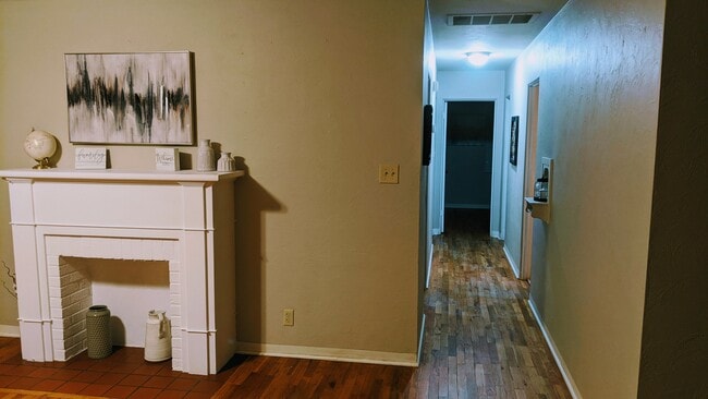 Photo - 921 N Halagueno St