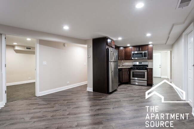 Photo - 1634 W Roscoe St Unit G