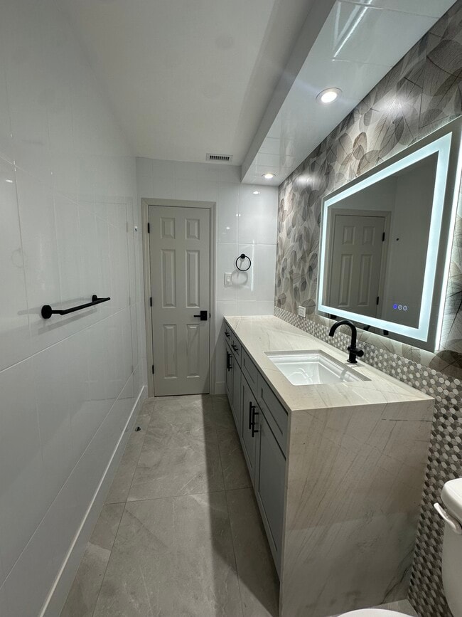 Building Photo - 3014 W Arch St