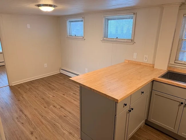 Dining area - 39 Green St Unit 101