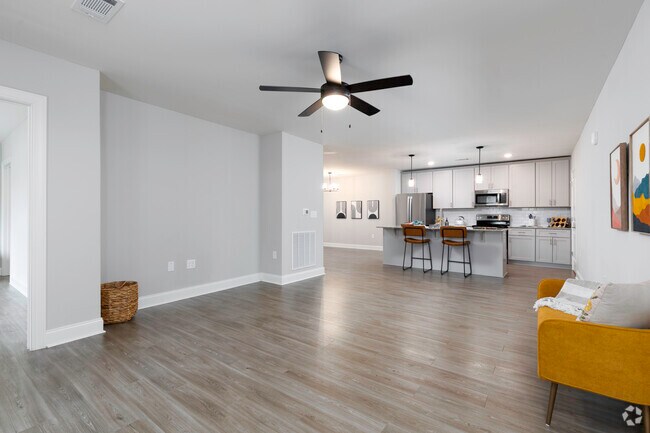 2BR, 2BA - 1710SF - Living Room