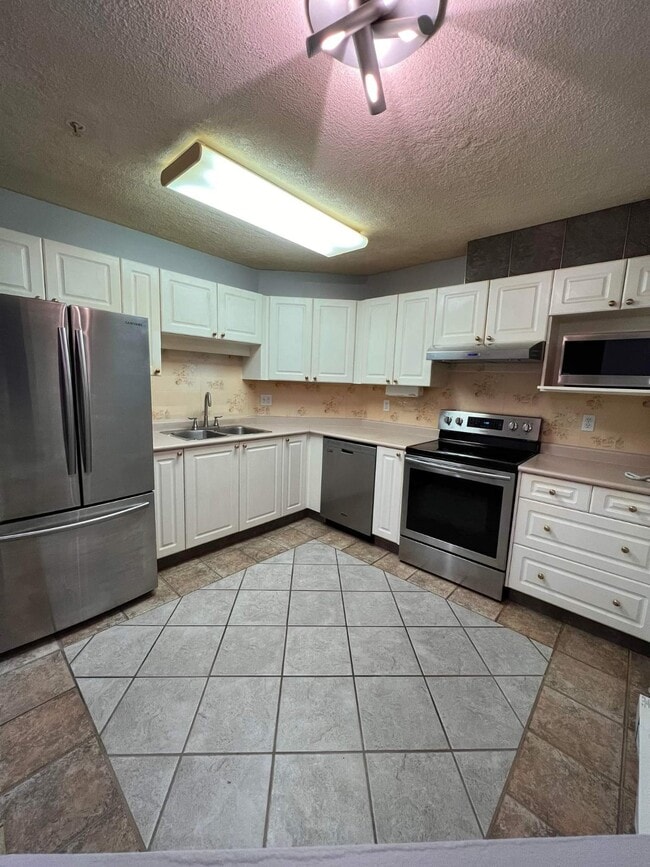 Photo - 5977 177B St Unit 310