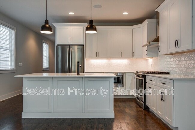 Photo - 2221B Winford Ave