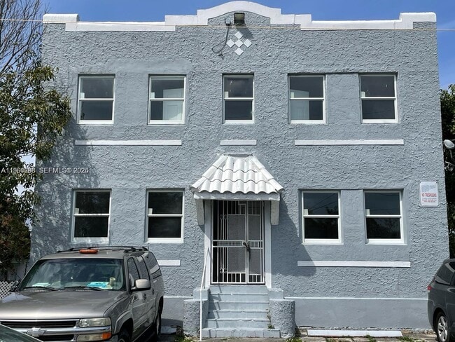 Building Photo - 767 NW 35th St Unit 4