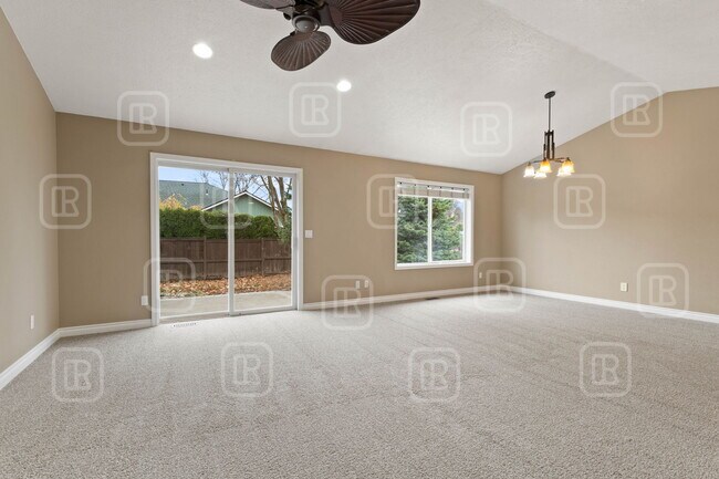 8311 N Parkside Dr