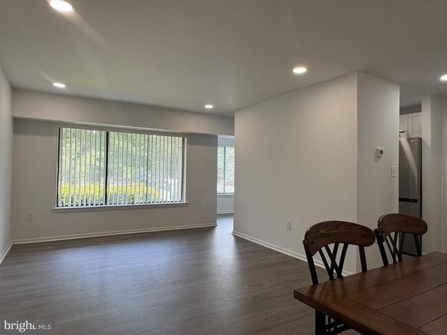 Building Photo - 9574 Jayhawk Terrace Unit 103