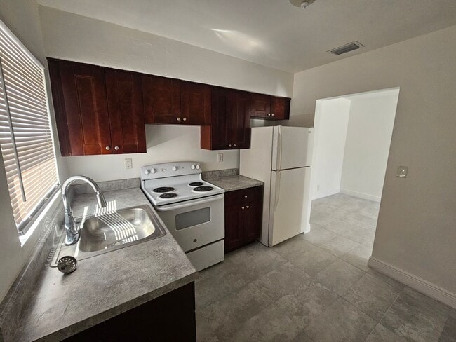 Photo - 1545 NW 8th Ave Unit A