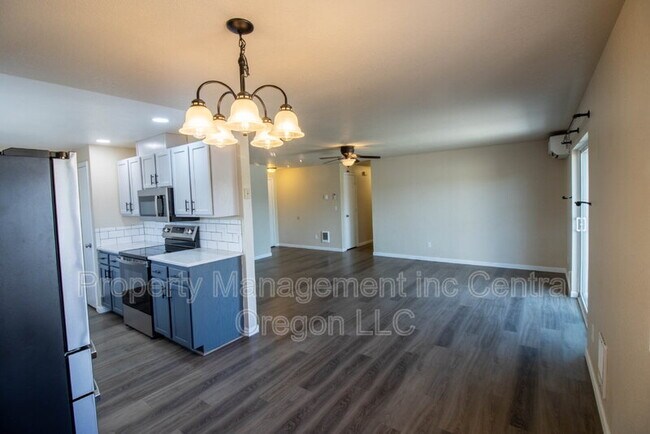 Photo - 2827 SW Pumice Ave