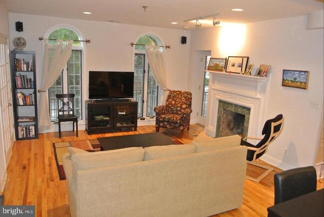Building Photo - 2801 Connecticut Ave NW Unit 5
