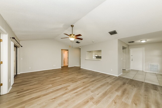 Photo - 4725 Country Oaks Blvd