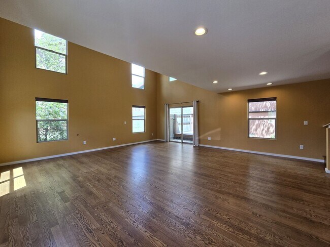 Photo - 2180 W Alameda St