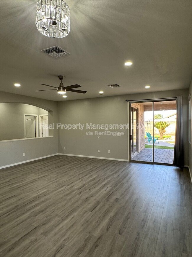 Photo - 5814 W Alice Ave