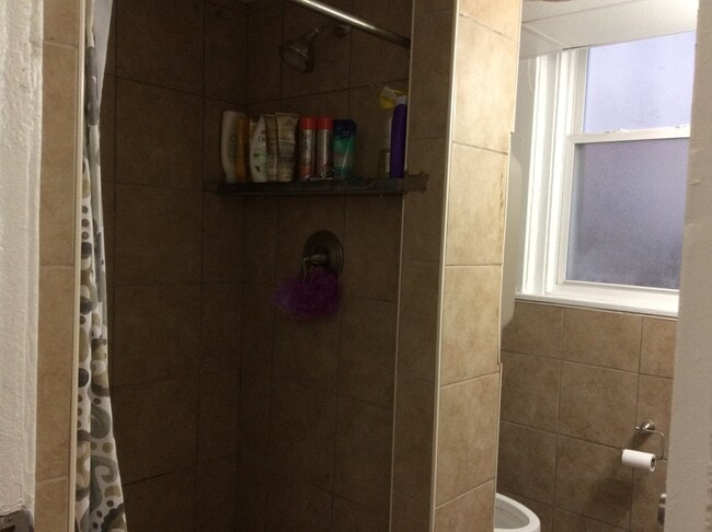 Photo - 341 Semple St